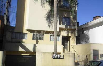 Imagem: O apartamento possui 3 Dormitórios, 1 Banheiro, 1 Vaga na garagem