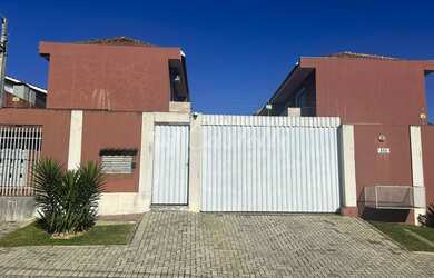Imagem: A casa possui 2 Dormitórios, 1 Banheiro, 1 Vaga na garagem