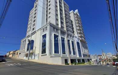 Imagem: O apartamento possui 3 Dormitórios, 1 Suíte, 1 Banheiro, 1