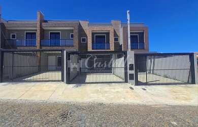 Imagem: A casa possui 3 Dormitórios, 1 Suíte, 1 Banheiro, 2 Vagas