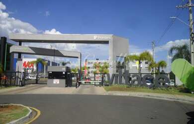 Imagem: O apartamento possui 3 Dormitórios, 1 Banheiro, 1 Vaga na garagem