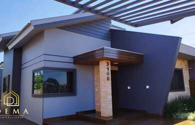 Imagem: A casa possui 2 Dormitórios, 1 Suíte, 2 Banheiros, 2 Vagas