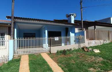 Imagem: A casa possui 2 Dormitórios, 1 Vaga na garagem e 67m² de Área