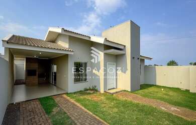 Imagem: A casa possui 2 Dormitórios, 1 Suíte, 2 Banheiros, 1 Vaga