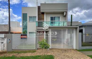 Imagem: A casa possui 1 Dormitório, 2 Suítes, 3 Banheiros, 2 Vagas