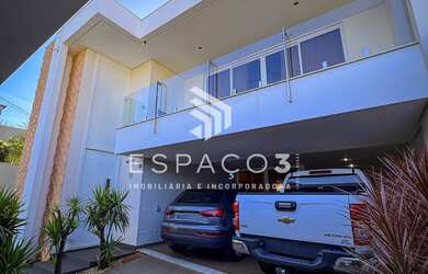 Imagem 3: Casa alto padrão a venda localizada no centro em Medianeira PR