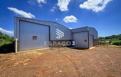 Imagem: O depósito possui 1 Banheiro, 250m² de Área Privada e está