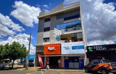 Imagem: O apartamento possui 2 Dormitórios, 1 Suíte, 2 Banheiros