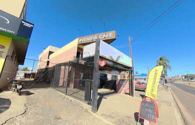 Imagem: A sala comercial possui 3 Dormitórios, 4 Banheiros, 8 Vagas