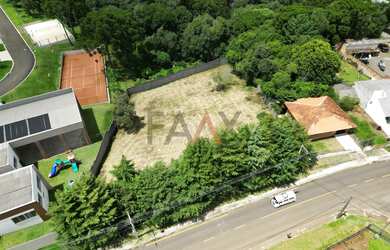 Imagem: O terreno possui 2.200m² de Área e está localizado em Boqueirão