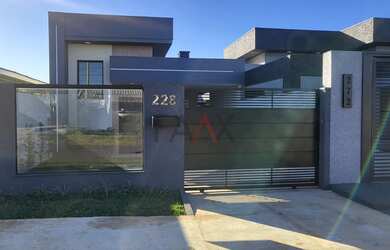 Imagem: A casa possui 2 Dormitórios, 1 Suíte, 1 Banheiro, 2 Vagas