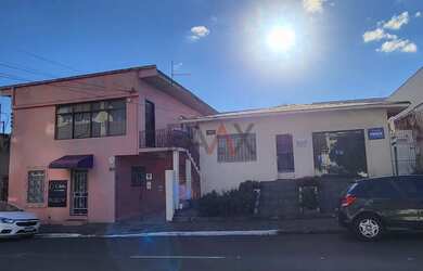 Imagem: A casa possui 538m² de Área Privada e está localizado em