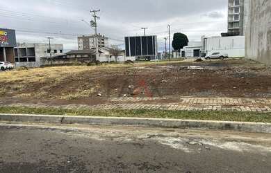 Imagem: O terreno possui 230m² de Área e está localizado em Trianon