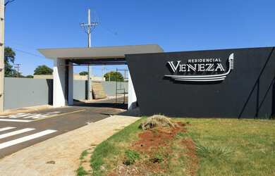 Imagem: A casa em condomínio possui 1 Dormitório, 1 Suíte, 1 Banheiro