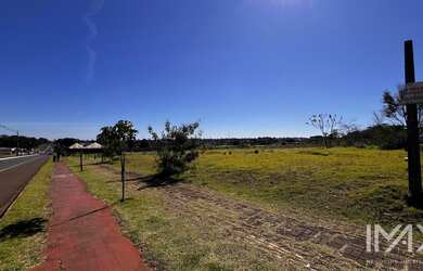 Imagem: O terreno possui 1700m² de Área e está localizado em Jardim