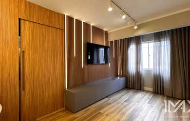 Imagem: O apartamento possui 1 Dormitório, 1 Banheiro, 1 Vaga na garagem