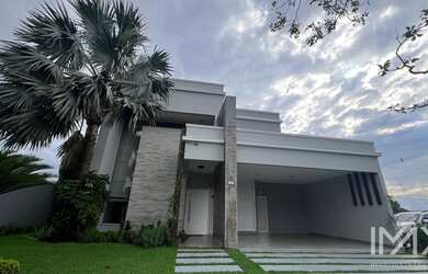 Imagem: A casa em condomínio possui 2 Dormitórios, 2 Suítes, 2 Banheiros