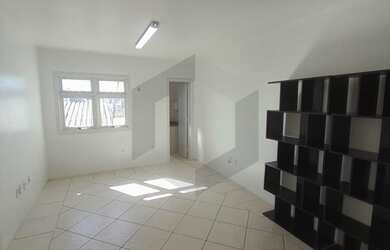 Imagem: A sala comercial possui 1 Banheiro e está localizado em Centro