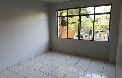 Imagem 2: Apartamento com 02 quartos, sem vaga de garagem, no centro da cidade