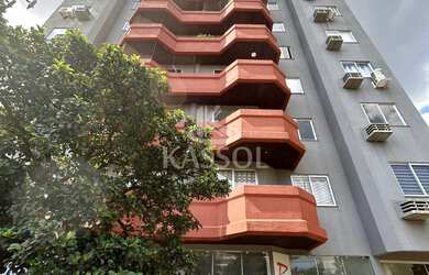 Imagem: O apartamento possui 2 Dormitórios, 1 Suíte, 2 Banheiros