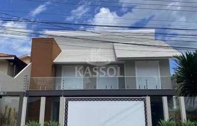 Imagem: A casa possui 1 Dormitório, 3 Suítes, 4 Banheiros, 4 Vagas