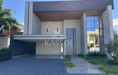 Imagem: A casa à venda possui 4 Dormitórios, 4 Suítes, 4 Banheiros