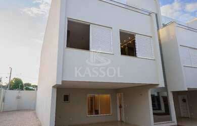 Imagem: A casa em condomínio possui 2 Dormitórios, 1 Suíte, 2 Banheiros