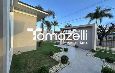 Imagem: A casa possui 2 Dormitórios, 1 Suíte, 2 Banheiros, 2 Vagas