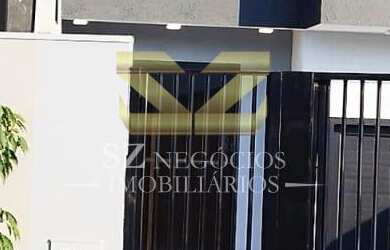 Imagem: A casa possui 3 Dormitórios, 1 Suíte, 1 Banheiro, 2 Vagas