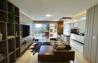 Imagem: O apartamento possui 3 Dormitórios, 1 Suíte, 1 Banheiro, 1