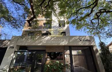 Imagem: O apartamento possui 2 Dormitórios, 1 Suíte, 1 Banheiro, 2