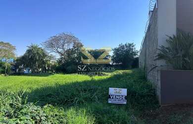 Imagem: O terreno possui 555m² de Área e está localizado em Centro