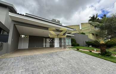 Imagem: A casa em condomínio possui 3 Dormitórios, 3 Suítes, 3 Banheiros