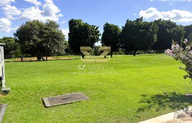 Imagem: O terreno à venda possui 900m² de Área e está localizado