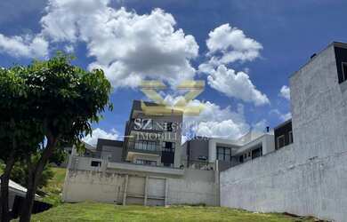 Imagem: O terreno possui 600m² de Área e está localizado em Porto