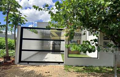 Imagem: A casa possui 2 Dormitórios, 1 Suíte, 2 Banheiros, 1 Vaga