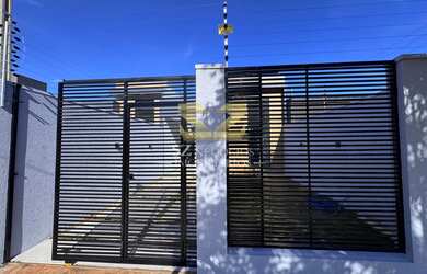 Imagem: A casa possui 2 Dormitórios, 1 Suíte, 1 Banheiro, 1 Vaga na