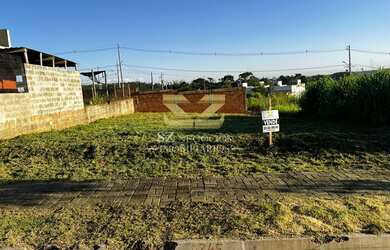 Imagem: O terreno possui 200m² de Área e Churrasqueira e está localizado