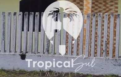 Imagem: A casa possui 3 Dormitórios, 2 Banheiros, 4 Vagas na garagem