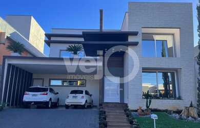 Imagem: A casa em condomínio possui 3 Dormitórios, 3 Suítes, 3 Banheiros