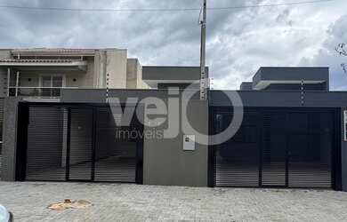 Imagem: A casa possui 2 Dormitórios, 1 Suíte, 3 Banheiros, 130m²