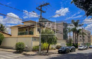 Imagem: A casa possui 4 Dormitórios, 2 Suítes, 7 Banheiros, 27 Vagas