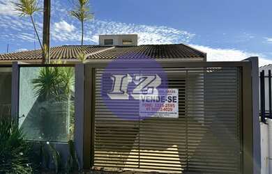 Imagem: A casa possui 2 Dormitórios, 1 Banheiro, 1 Vaga na garagem