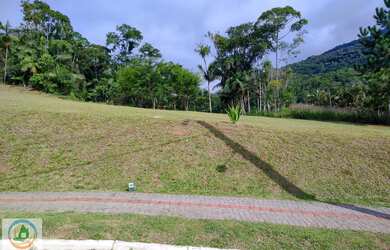 Imagem: O terreno possui 456m² de Área, Imóvel novo e está localizado