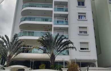 Imagem: O apartamento possui 3 Dormitórios, 2 Banheiros, 205m² de