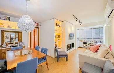 Imagem: O apartamento possui 2 Dormitórios, 1 Suíte, 1 Banheiro, 1