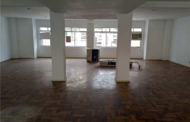 Imagem: A sala comercial possui 84m² de Área e está localizado em