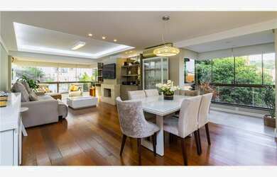 Imagem: O apartamento na cobertura possui 4 Dormitórios, 4 Banheiros