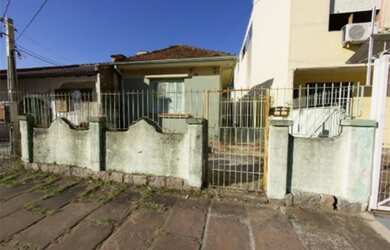 Imagem: A casa possui 2 Dormitórios, 1 Banheiro, 70m² de Área e