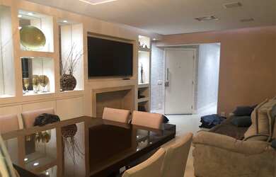 Imagem: O apartamento possui 3 Dormitórios, 1 Suíte, 5 Banheiros